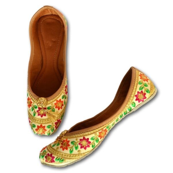 Ethnic Women Juttis