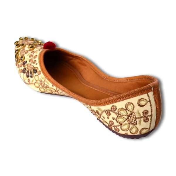 Women Cream-Coloured Gold-Toned Embellished Mojaris - Image 4