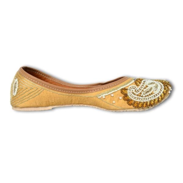 Women Gold Off-White Beaded Embellished Mojaris - Image 6