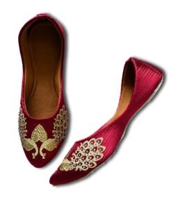 Women Maroon Gold-Toned Embroidered Mojaris