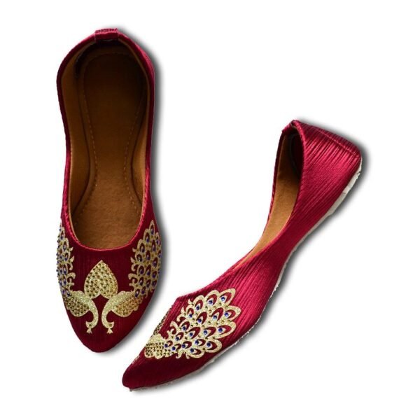 Women Maroon Gold-Toned Embroidered Mojaris