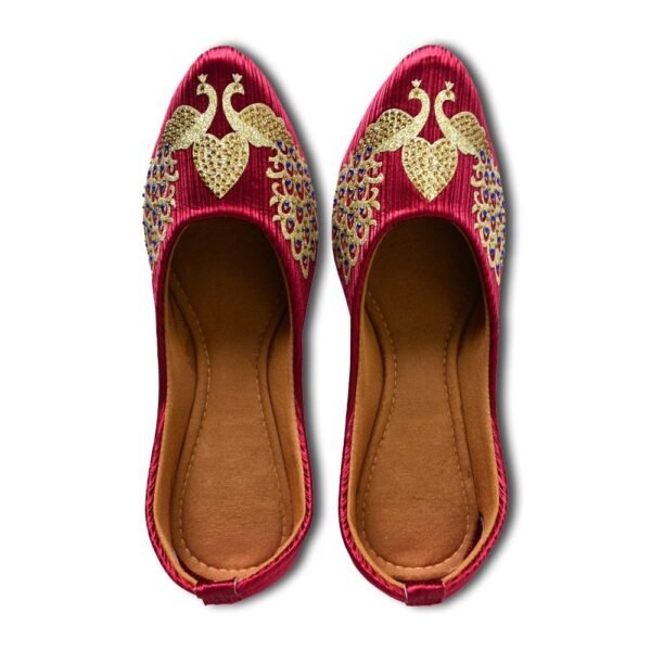 Women Maroon Gold-Toned Embroidered Mojaris - Image 7