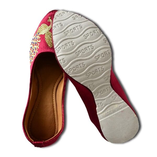 Women Maroon Gold-Toned Embroidered Mojaris - Image 8
